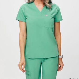 FIGS “ Catarina One Pocket” Scrub Top